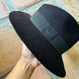 Women's Lacoste Wool Hat Size Medium